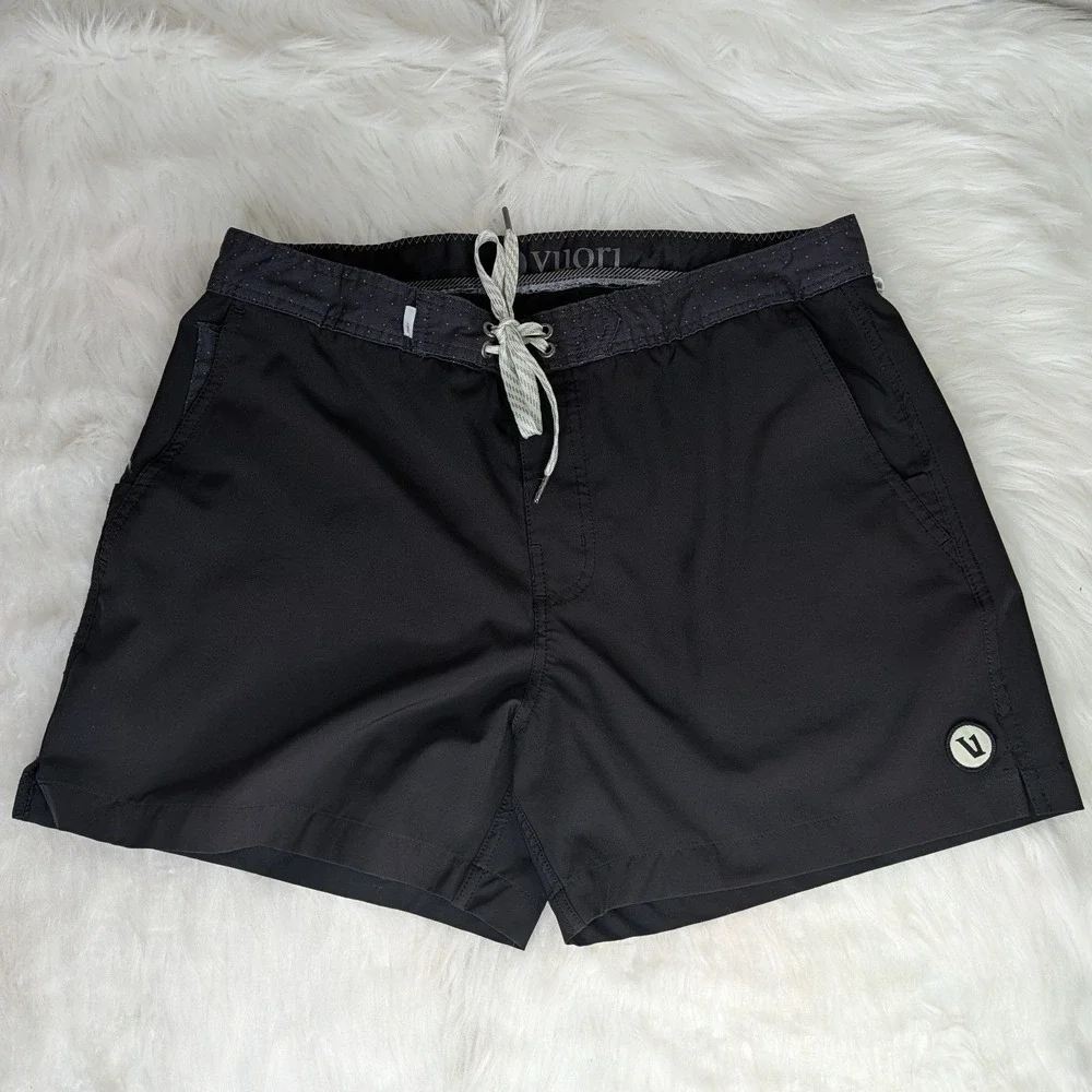Vuori Kore Shorts Men 34 Black Performance Active Training cut unlined Trunks